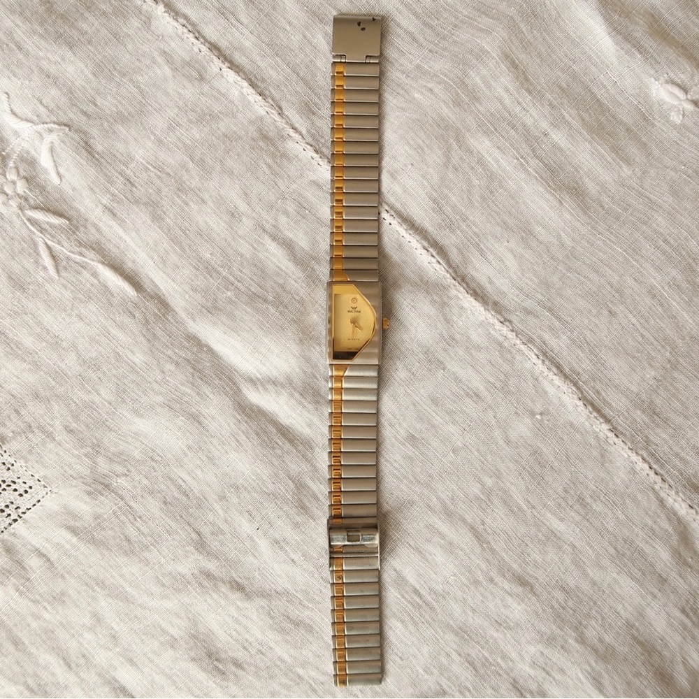 Vintage Waltham Quartz two tone watch - Picture 3 of 4